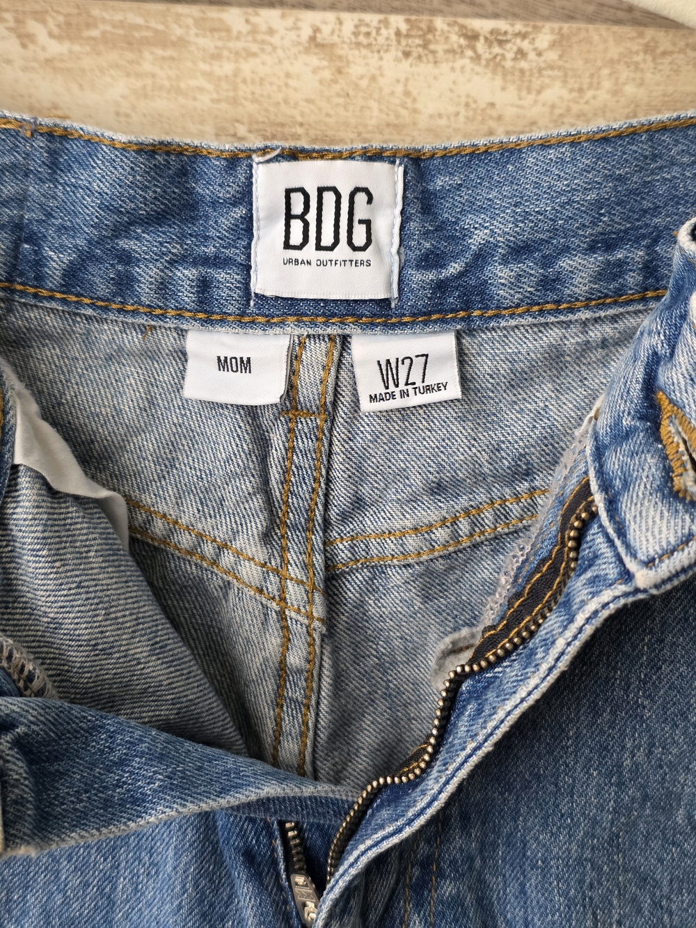 Urban Outfitters BDG Mom High-Rise Jean Shorts Blue Denim Shorts Cotton Size 27 - Picture 3 of 6
